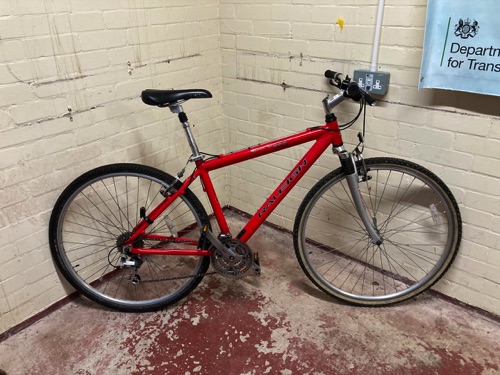 Raleigh Sport hybrid, road type tyres, dropped crossbar suit many sizes.